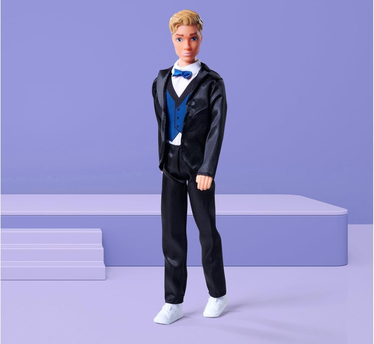Simba 105733629 - Steffi Love Kevin Affascinante bambola da 30 cm che indossa un abito elegante con papillon e gilet, dai 3 anni in su