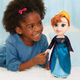 Disney Frozen 2 Anna Doll - una bambola snodabile alta 35 cm con un iconico abito alla moda con lo stemma di Arendelle e una tiara per un divertimento in più, per ragazze dai 3 anni in su