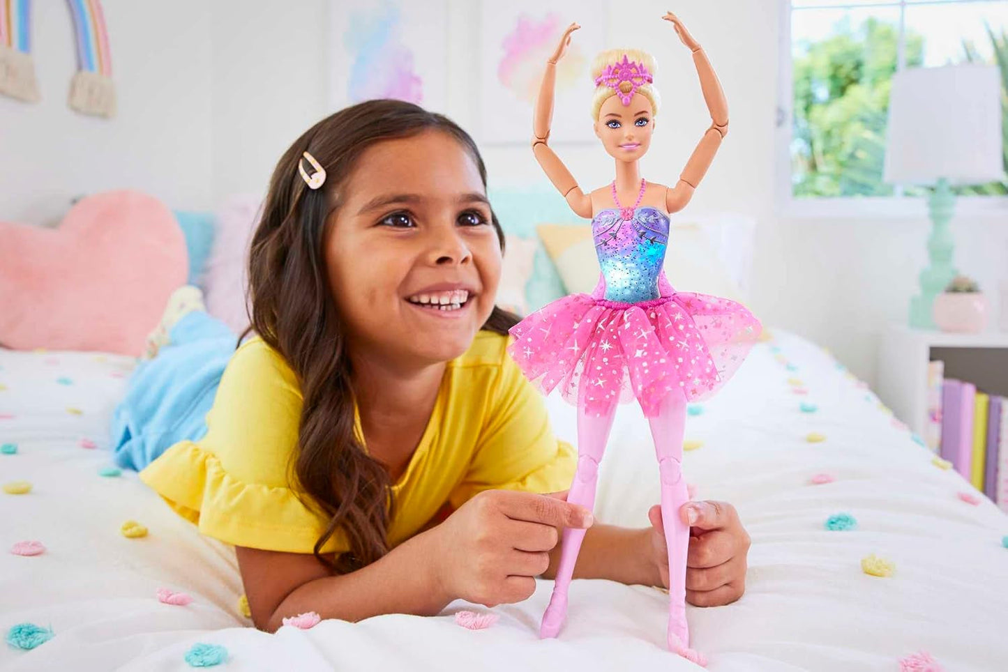 Barbie Dreamtopia Ballerina magica con luci, tutù rosa e capelli biondi, 5 effetti luminosi e sonori, Barbie posizionabile, dai 3 anni in su, HLC25