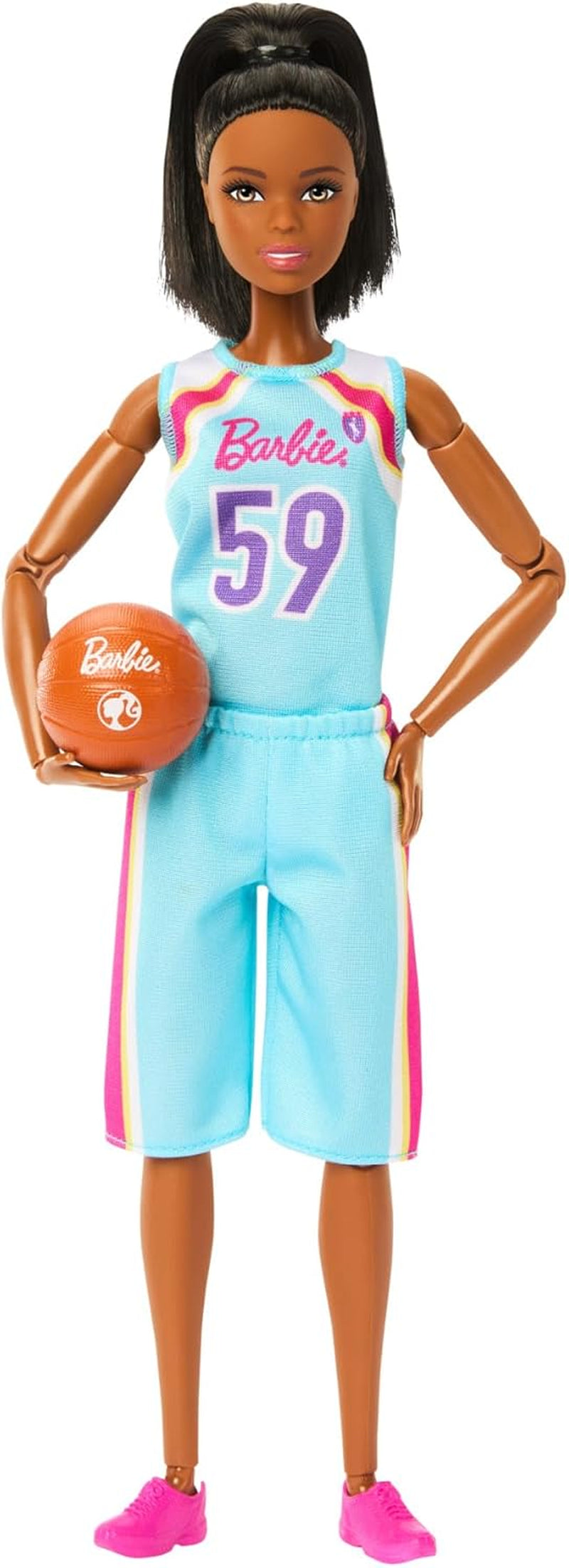 Barbie Made to Move Bambola e accessori, Giocatrice di basket bruna con vestito sportivo e palla staccabili, 22 giunti snodati, HKT74