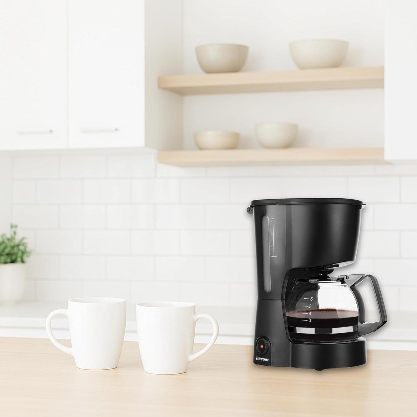 Caffettiera Tristar, capacità 6 tazze, 600 W, funzione di mantenimento in caldo, arresto automatico, filtro permanente, sistema antigoccia, compatta e portatile, facile da pulire, CM-1246