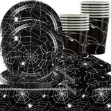 Set di posate di carta Halloween Spider da 49 pezzi, comprensivo di piatti, tovaglioli, bicchieri e tovaglia. Set stoviglie nero con piatti dessert, tovaglioli e bicchieri.