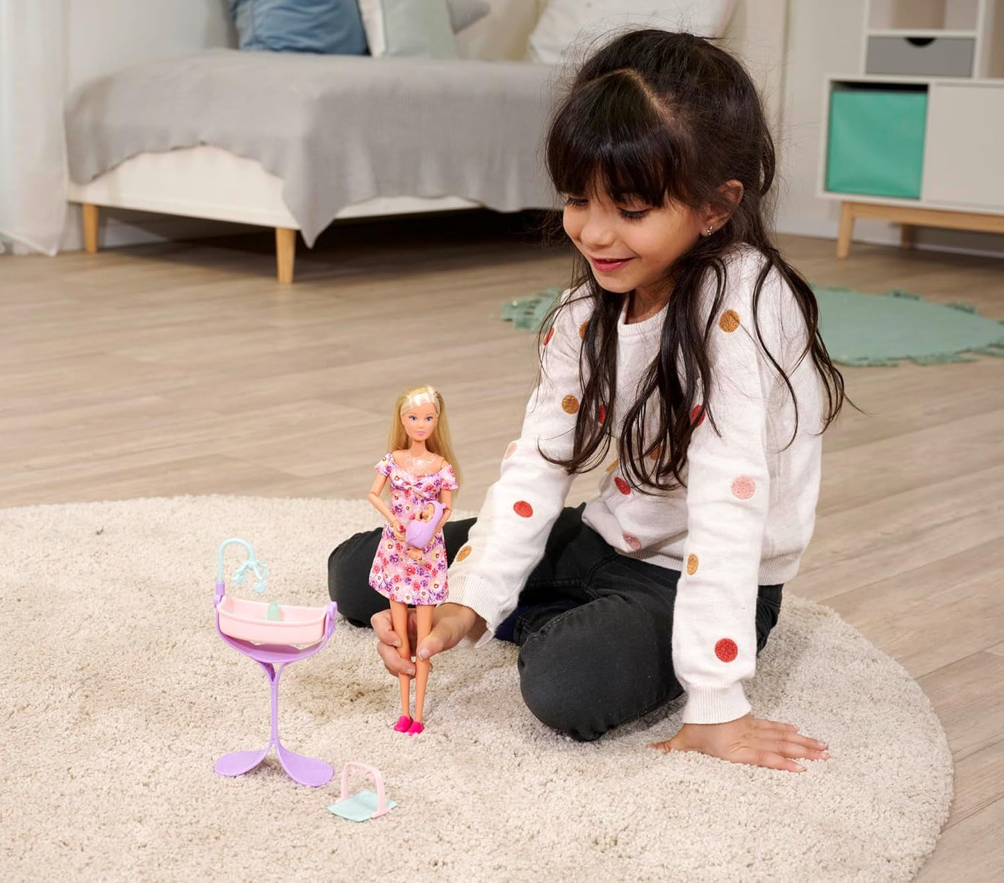 Simba 105733680 Steffi Love Doll Hello Baby (29 cm) - Bambola incinta con pancia in crescita, bambolina e accessori - Giocattolo per bambini, ragazze e ragazzi a partire da 3 anni
