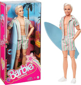 Barbie il film - Appassionati di film su bambole, bambola Ken, bambola da collezione con tavola da surf e scarpe da ginnastica, corpo mobile, capelli biondo platino, adatta come regalo per bambini di 3 anni, titolo predefinito per bambole HPJ97 Naty Shop