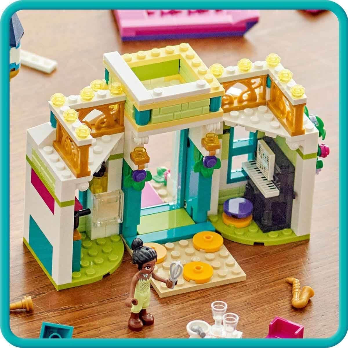 LEGO Disney Princess: Disney Princess Adventure Market, casa giocattolo con 4 bambole tra cui Cenerentola e Ariel, set da gioco con mappa del tesoro, regalo per ragazze e ragazzi a partire da 6 anni 43246 Set da costruzione Besuche den LEGO-Store