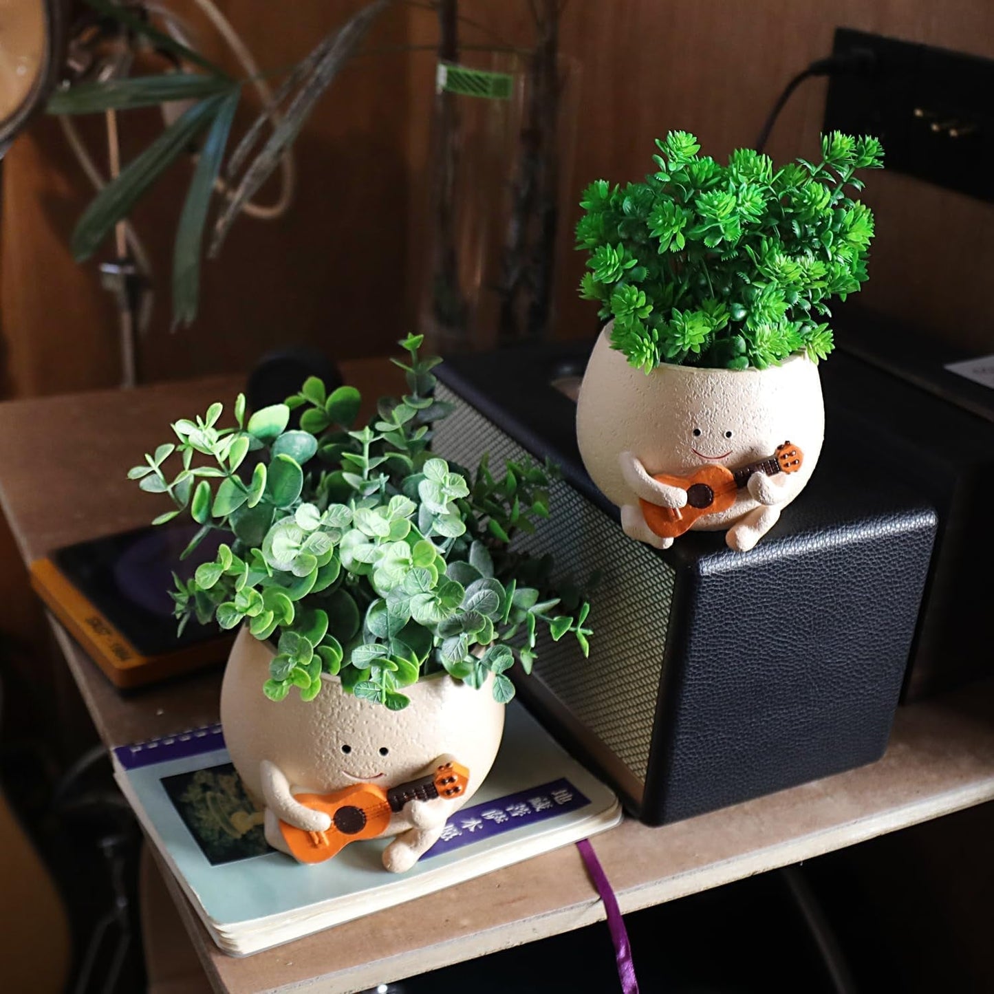 Vasi da fiori con faccina carina Testa in resina Collana di perle Vaso da fiori Chitarra unica Vaso da fiori succulento per interni ed esterni Idea regalo per la mamma
