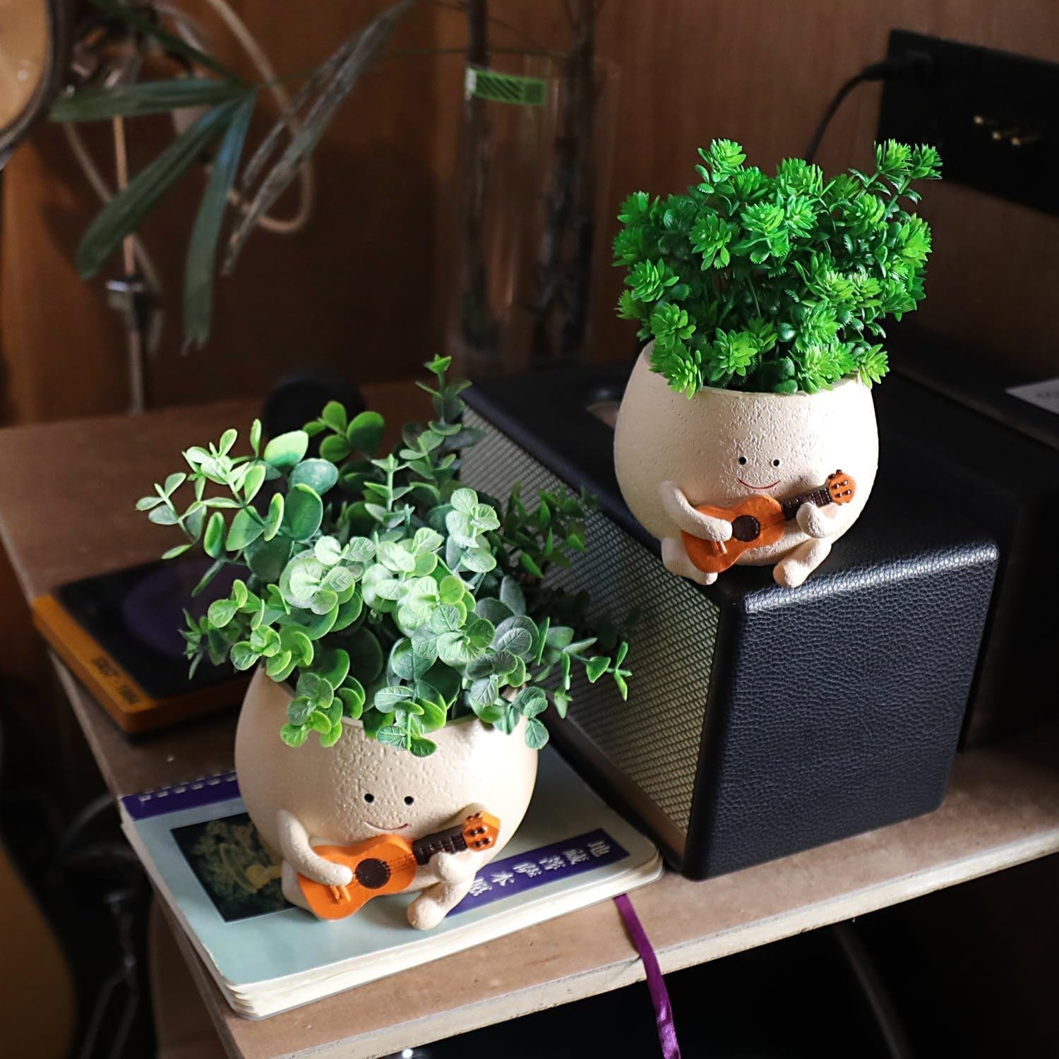 Vasi da fiori con faccina carina Testa in resina Collana di perle Vaso da fiori Chitarra unica Vaso da fiori succulento per interni ed esterni Idea regalo per la mamma