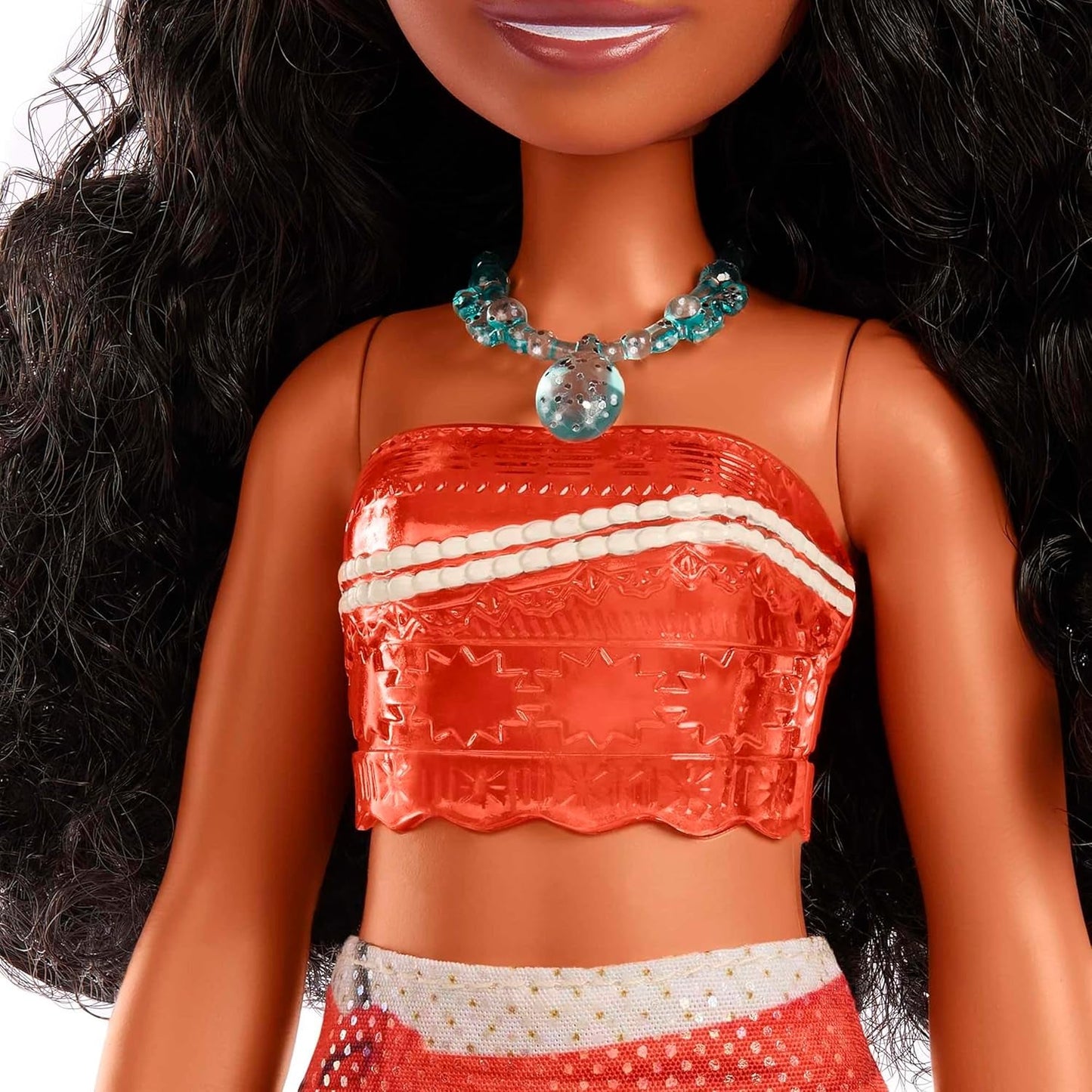 Mattel DISNEY Vaiana - Bambola alla moda articolata con vestito glitterato, fascia per capelli e collana staccabili, per bambini dai 3 anni in su, HPG68