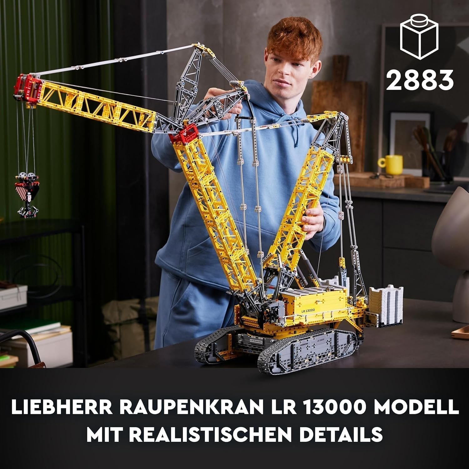 LEGO Technic Liebherr LR 13000 Set gru cingolata, costruisci il miglior modello di veicolo da costruzione telecomandato con app Control+, gru con sistema di verricello e braccio di sollevamento, kit modello grande per adulti 42146 Besuche Den LEGO-Store