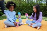 Mattel DREAMWORKS TROLLS United We Stand - Bambola pelosa a sorpresa in ciniglia con capelli blu scintillanti, fascia viola, dai 3 anni in su, HNF15