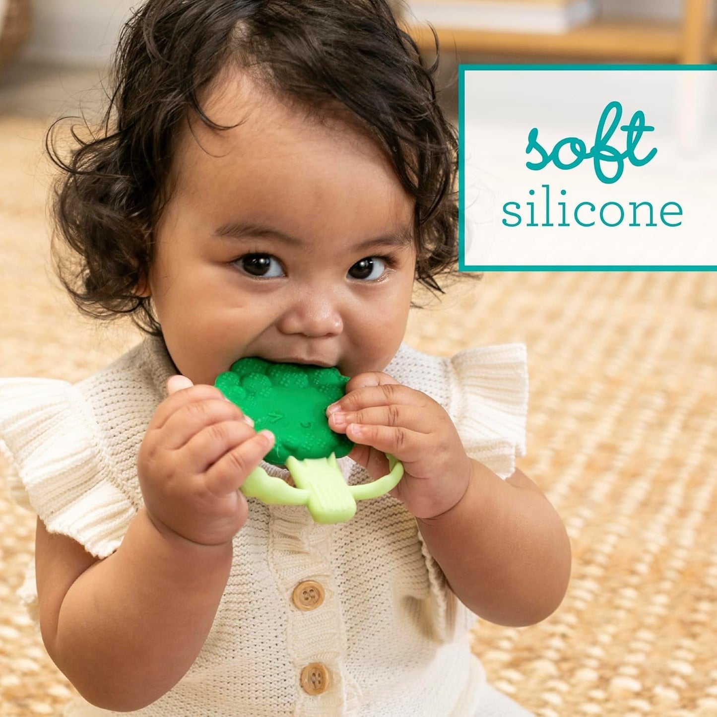 Infantino Lil' Nibbles, Massaggiagengive in silicone testurizzato, Giocattolo massaggiagengive per neonati senza BPA, Morbido, facile da tenere, Stimolazione sensoriale per neonati, Broccoli