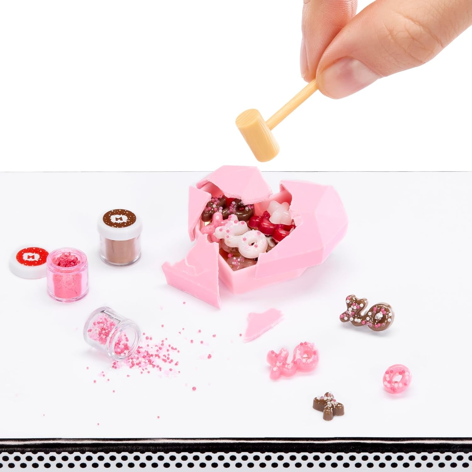 MGA Miniverse - Make It Mini with Love - Mini oggetti da collezione, kit artigianale in resina fai-da-te, serie di San Valentino, repliche di cibo, non commestibili - per collezionisti e bambini dagli 8 anni in su