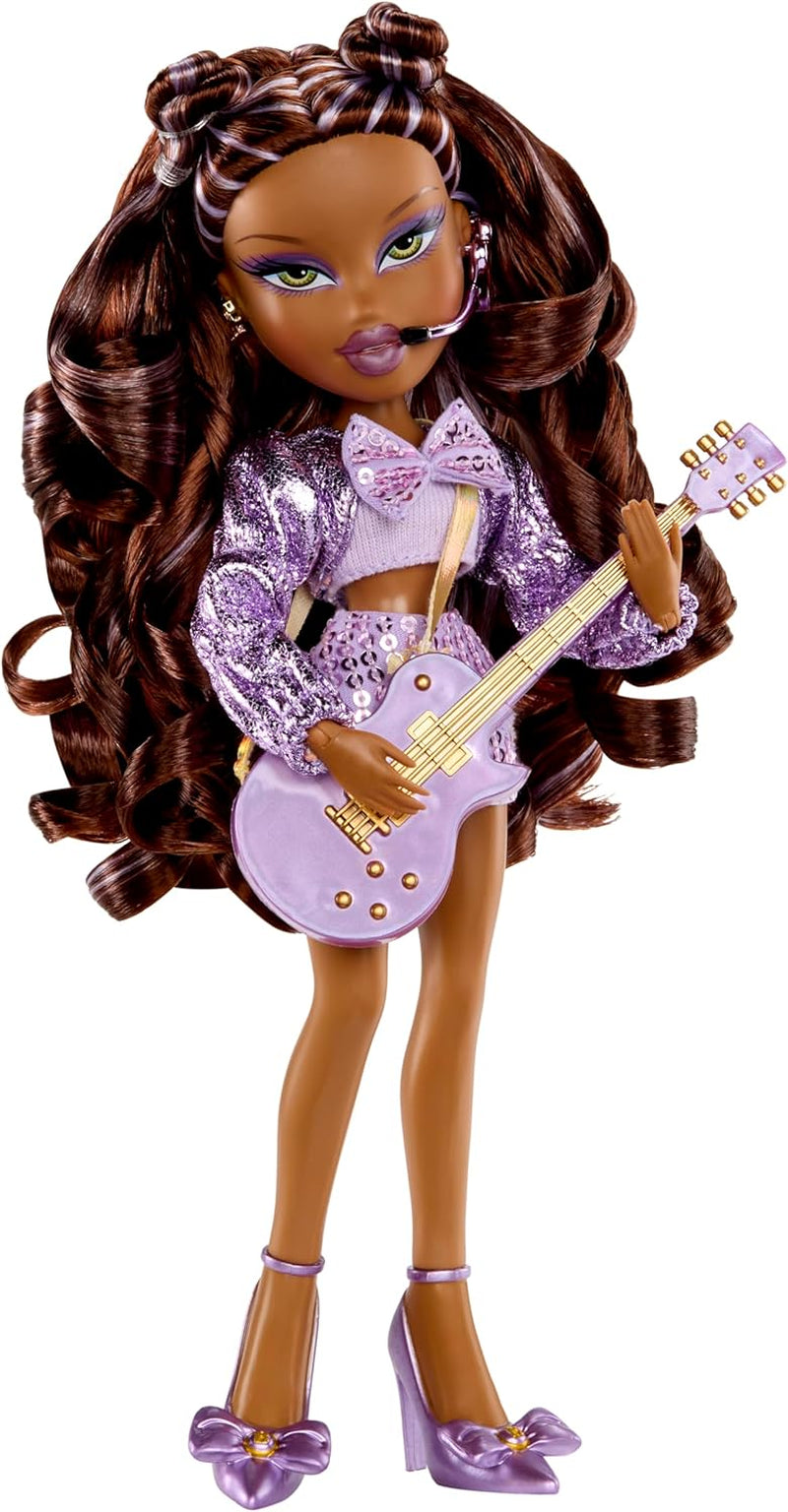 BRATZ Pop Starz Sasha – Bambola alla moda con portachiavi da collezione, vestito e accessori musicali