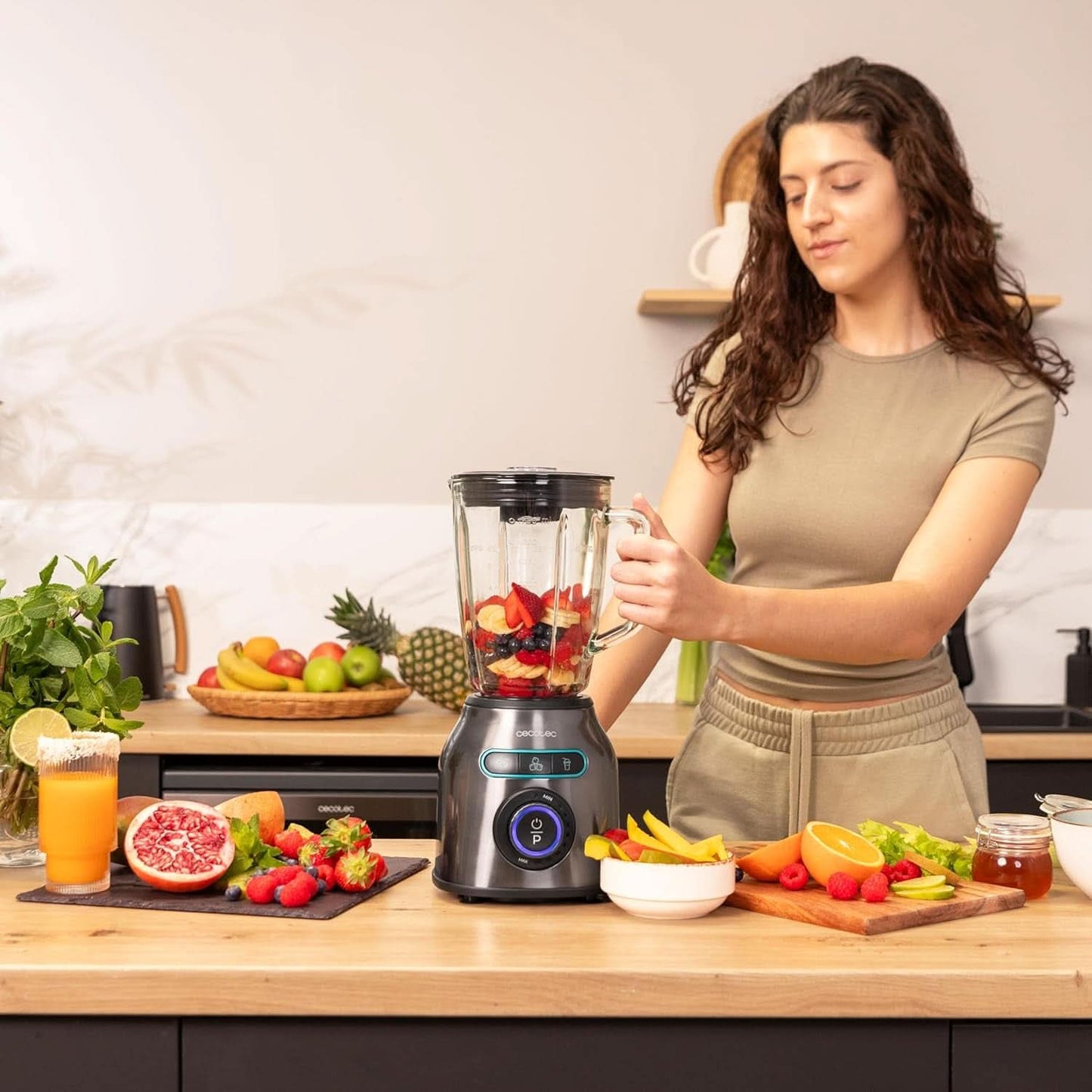 Robot da cucina Cecotec Power Black Titanium 2200MAX Smooth, 2200 W Maximale Leistung, 6 Klingen Aus Edelstahl, Funzione Ice Crush, Funzione Turbo e Smoothie, Funzione Autoclean Kitchen Naty Shop
