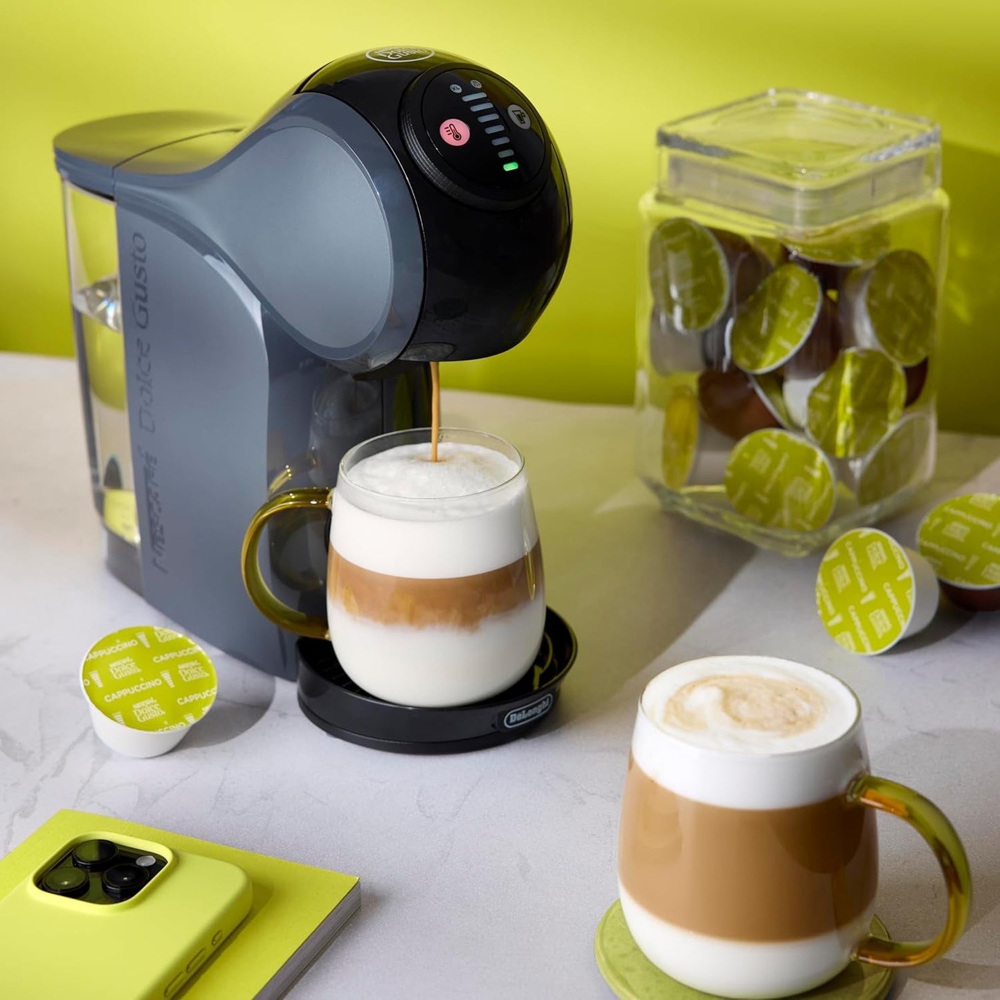 NESCAFÉ DOLCE GUSTO DeLonghi Dolce Gusto Genio S EDG226.A, Macchina per caffè espresso a capsule con 3 capsule, design compatto, vassoio raccogligocce regolabile, 0,8 l, serbatoio dell'acqua rimovibile, 1470 W, Antracite