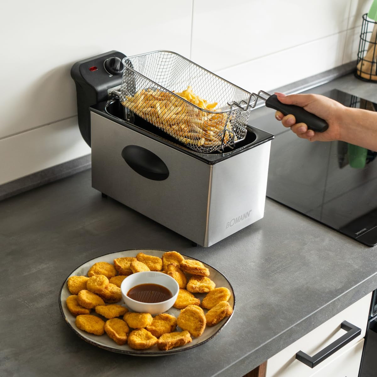 Friggitrice ad olio Bomann®, capacità 3 L, tecnologia Cool Zone e scarico, 2000 W Elettrodomestici Naty Shop