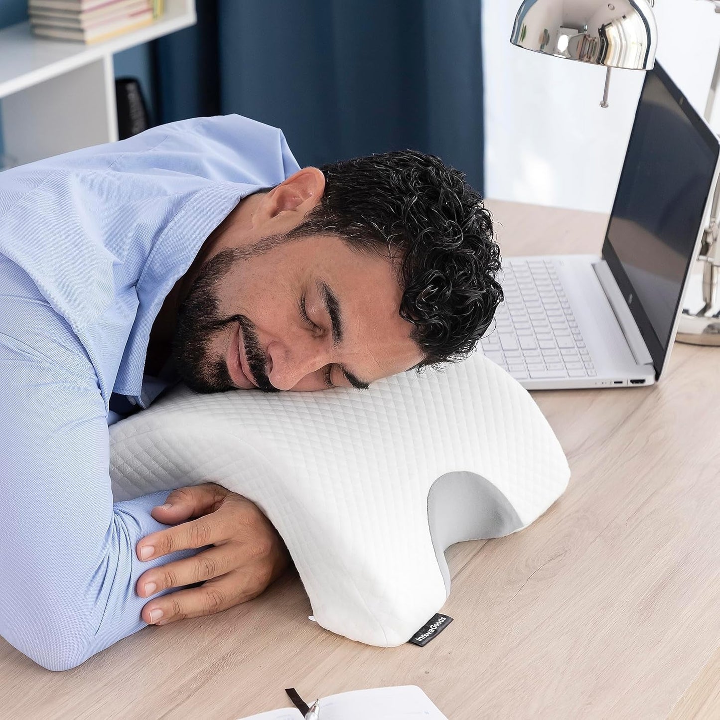 InnovaGoods - Cuscino cervicale viscoelastico per coppia, Design ergonomico per il relax di coppia, Memory foam per alleviare la pressione, Rivestimento sfoderabile, Bianco, 36 x 12,5 x 30,5 cm, Memory foam