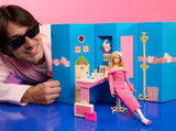Barbie Signature, realizzata da Andrew Mukamal Modepuppe, borsa con 3 look per il giorno e l'abend, compresi accessori, inclusa con supporto, JBH81