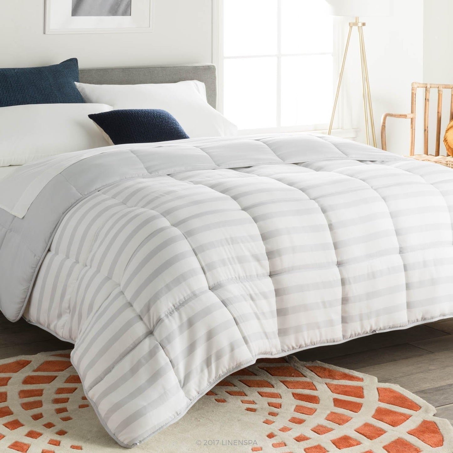 Piumino quattro stagioni Linenspa - piumino singolo in microfibra 10,5 Tog - Oeko-Tex, piumino alternativo, bianco Piumini e trapunte Naty Shop Grigio/bianco a righe Letto singolo