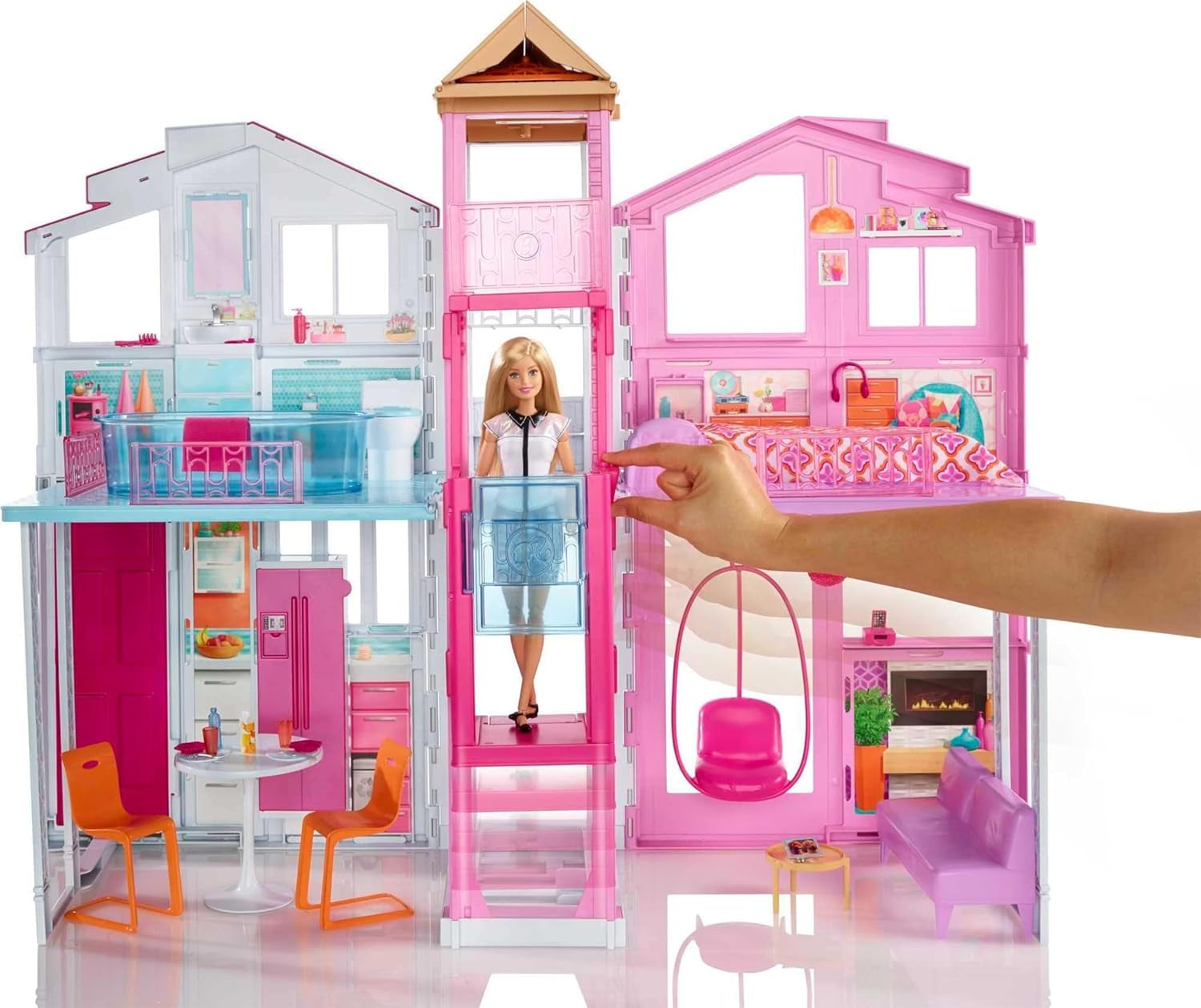 Barbie Dream House, casa a schiera a 3 piani e 5 stanze, include accessori come mobili, pieghevole e portaoggetti, giocattolo per bambini dai 3 anni in su, DLY32