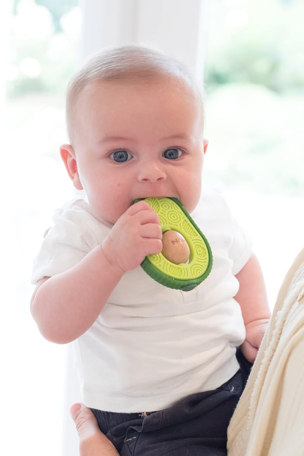 Nuby - Anello da dentizione con avocado - Giocattolo da dentizione in silicone e legno - Nucleo rotante in legno - Giocattolo da dentizione per neonati e bambini piccoli - Ausilio per la dentizione - Senza BPA - 6+ Mesi