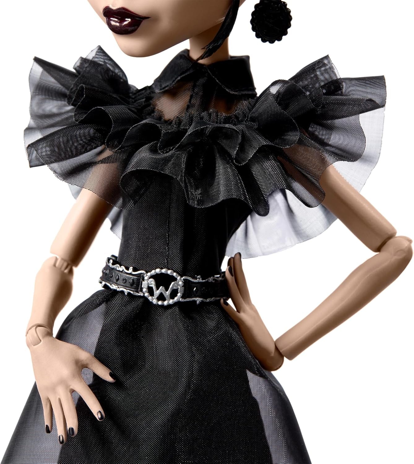 Monster High Wednesday Doll, figura da collezione Rave'N Wednesday in abito gotico nero ispirato alla scena della danza, accessori premium e supporto per bambola, HXJ03