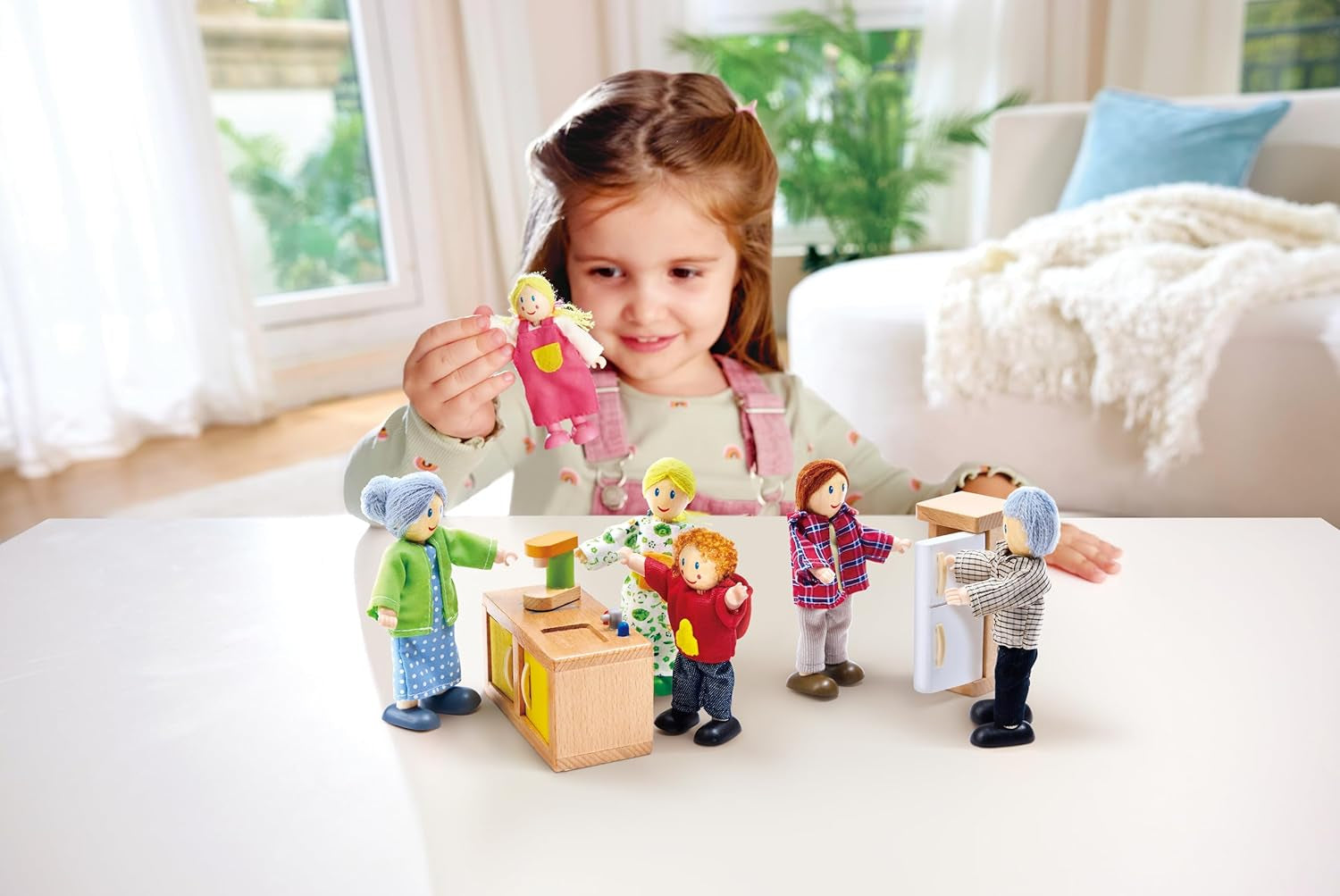 Set casa delle bambole pluripremiato della famiglia di bambole Hape, accessori unici per casa delle bambole in legno, gioco fantasioso, 6 membri della famiglia di bambole, dai 3 anni in su