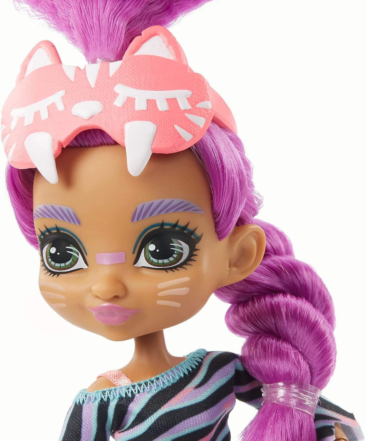 Cave Club GTH02 - Roaralai Pyjama Party Fun Doll, bambola articolata con capelli viola e accessori, regalo per bambini dai 4 anni in su, multicolore