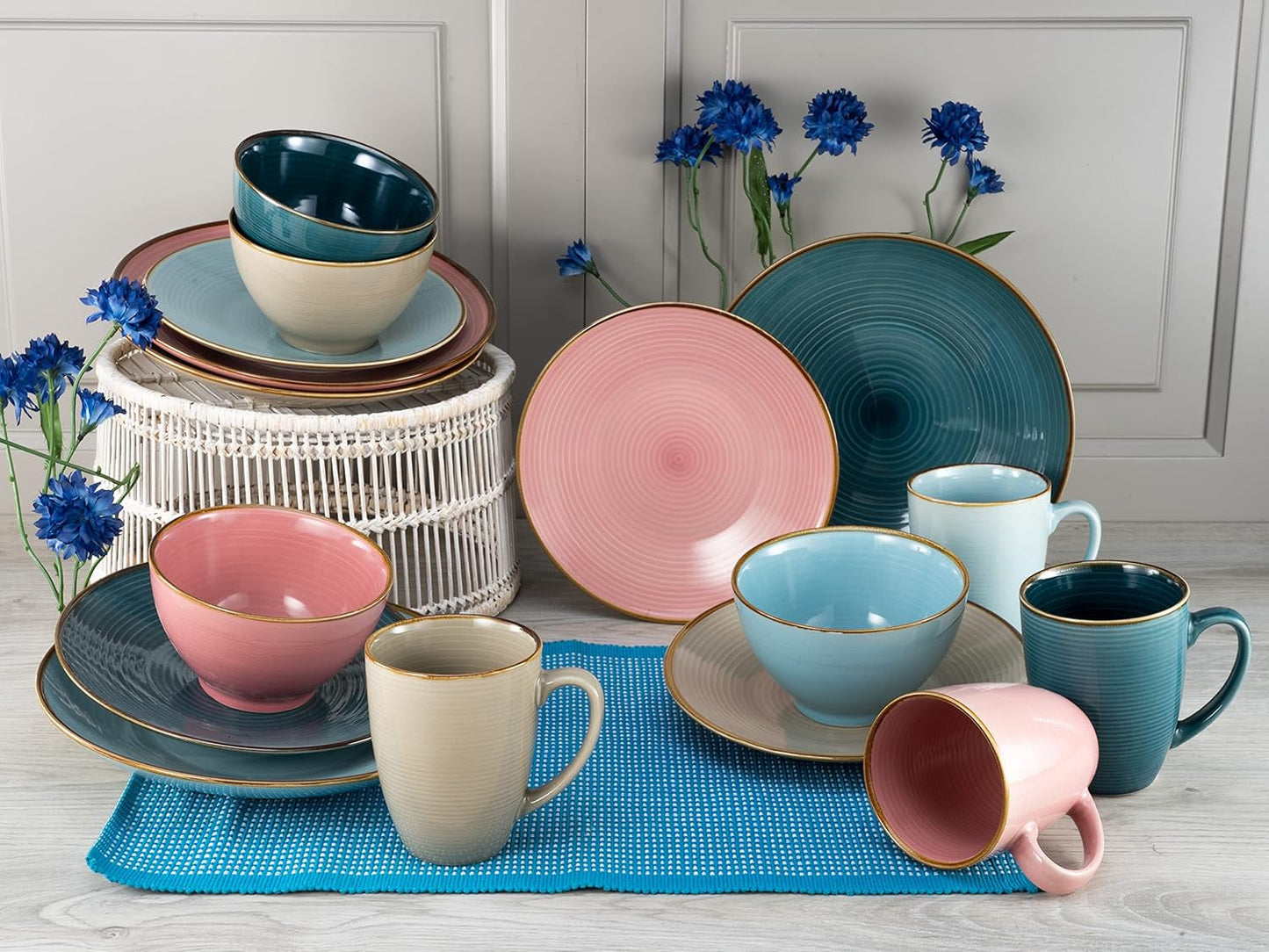 CreaTable, 22506, serie COZY DAY, set di stoviglie da 16 pezzi per 4 persone, servizio combinato in porcellana, lavabile in lavastoviglie e adatto al microonde, produzione di qualità