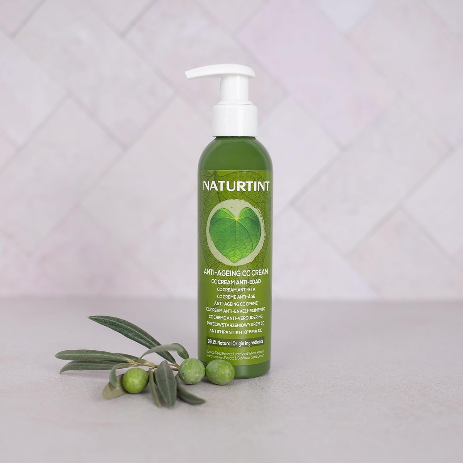 CC Cream tinta naturale. Maschera per capelli senza risciacquo. Per capelli secchi e danneggiati. Ripara e idrata. Ingredienti naturali al 96%. Maschera per capelli Naty Shop da 200 ml
