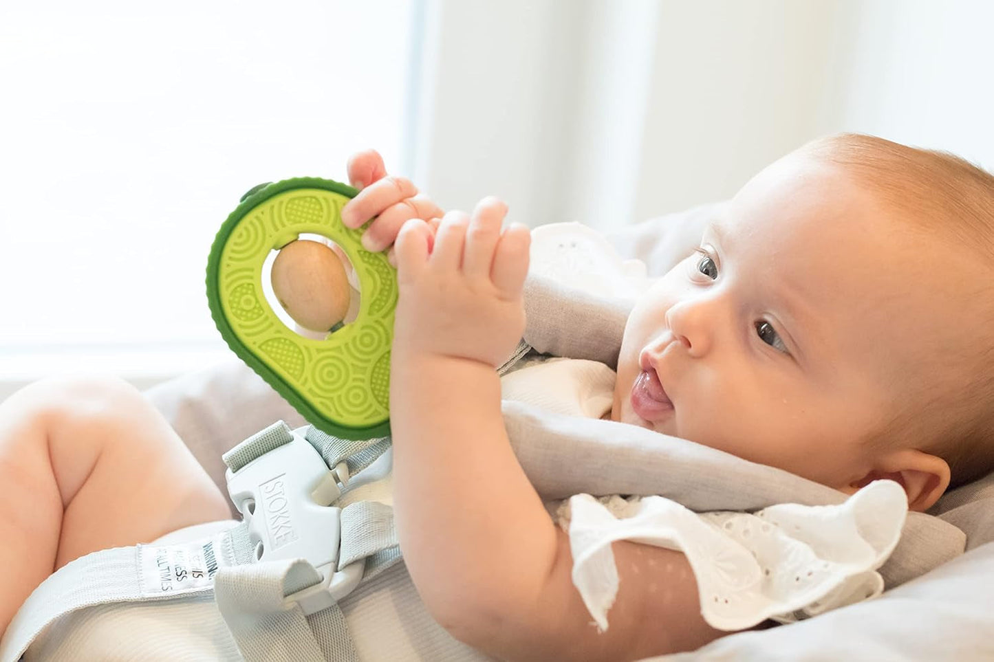 Nuby - Anello da dentizione con avocado - Giocattolo da dentizione in silicone e legno - Nucleo rotante in legno - Giocattolo da dentizione per neonati e bambini piccoli - Ausilio per la dentizione - Senza BPA - 6+ Mesi