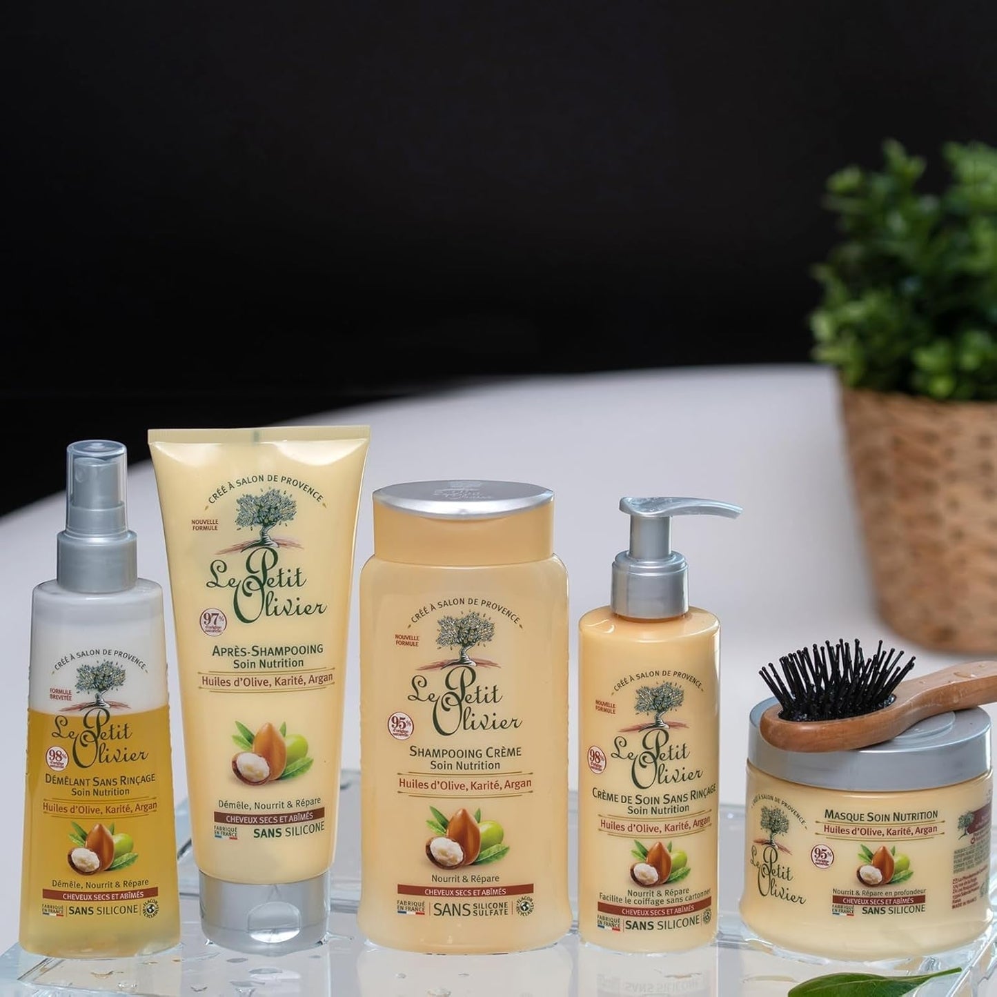 - Spray districante, curativo, senza risciacquo e oli di silicone, oliva, karitè e argan, districa, ripara e nutre - capelli secchi e danneggiati - 150 ml Prodotti districanti per capelli Naty Shop