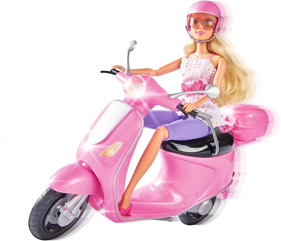 Simba 105730282 - Steffi Love Chic City Scooter, Steffi con scooter rosa con casco e scomparto per casco, bambola alla moda, 29 cm, per bambini dai 3 anni in su