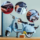 LEGO Icons Vespa 125, modello di motocicletta costruibile, scooter italiano vintage, kit modello per adulti, pezzo da esposizione come decorazione della stanza, regali per donne e uomini 10298 Kit di costruzione Besuche den LEGO-Store