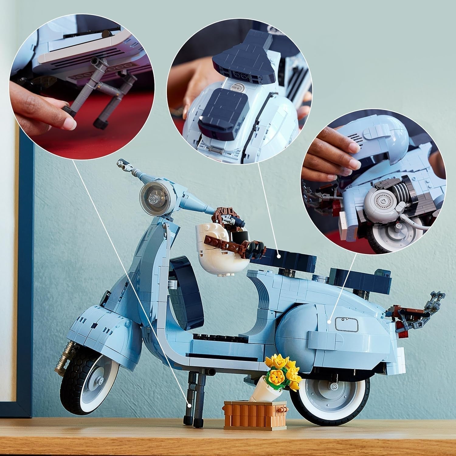 LEGO Icons Vespa 125, modello di motocicletta costruibile, scooter italiano vintage, kit modello per adulti, pezzo da esposizione come decorazione della stanza, regali per donne e uomini 10298 Kit di costruzione Besuche den LEGO-Store