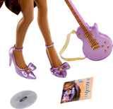BRATZ Pop Starz Sasha – Bambola alla moda con portachiavi da collezione, vestito e accessori musicali