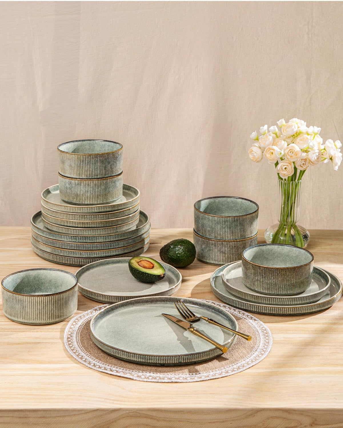 GBhome Set di Stoviglie in Ceramica per 6 Persone 18 Pezzi Set di Stoviglie in Porcellana Fatta a Mano con Smalto Reattivo Set di Ciotole e Piatti Utilizzabili nel Microonde e in Lavastoviglie