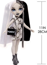 Bambola Rainbow High Shadow High Heather Grayson - 28 cm nei toni del grigio, capelli e vestiti bianchi e neri, borsa elegante, dolce regalo per bambini dai 4 ai 10 anni
