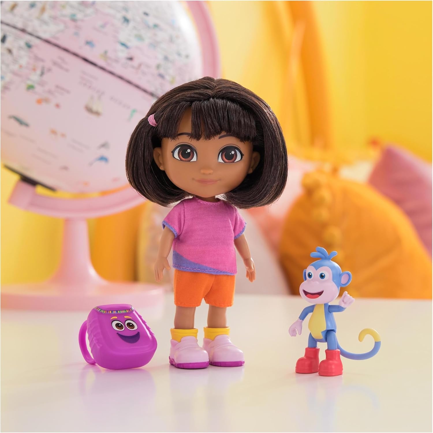 DORA - Bambola Best Friend - Misura 22 cm, con capelli pettinabili, cartella e stivali da scimmia, conosciuta dalla popolare serie TV, per bambini dai 3 anni in su