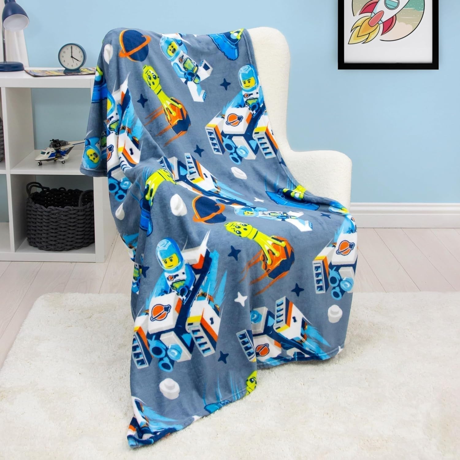 Coperta in pile ufficiale LEGO® City di Character World, morbidissima, calda coperta blu, design Cityspace, perfetta per la camera da letto, il campeggio e per dormire, letti e coperte da 100 x 150 cm Besuche den Character World-Store