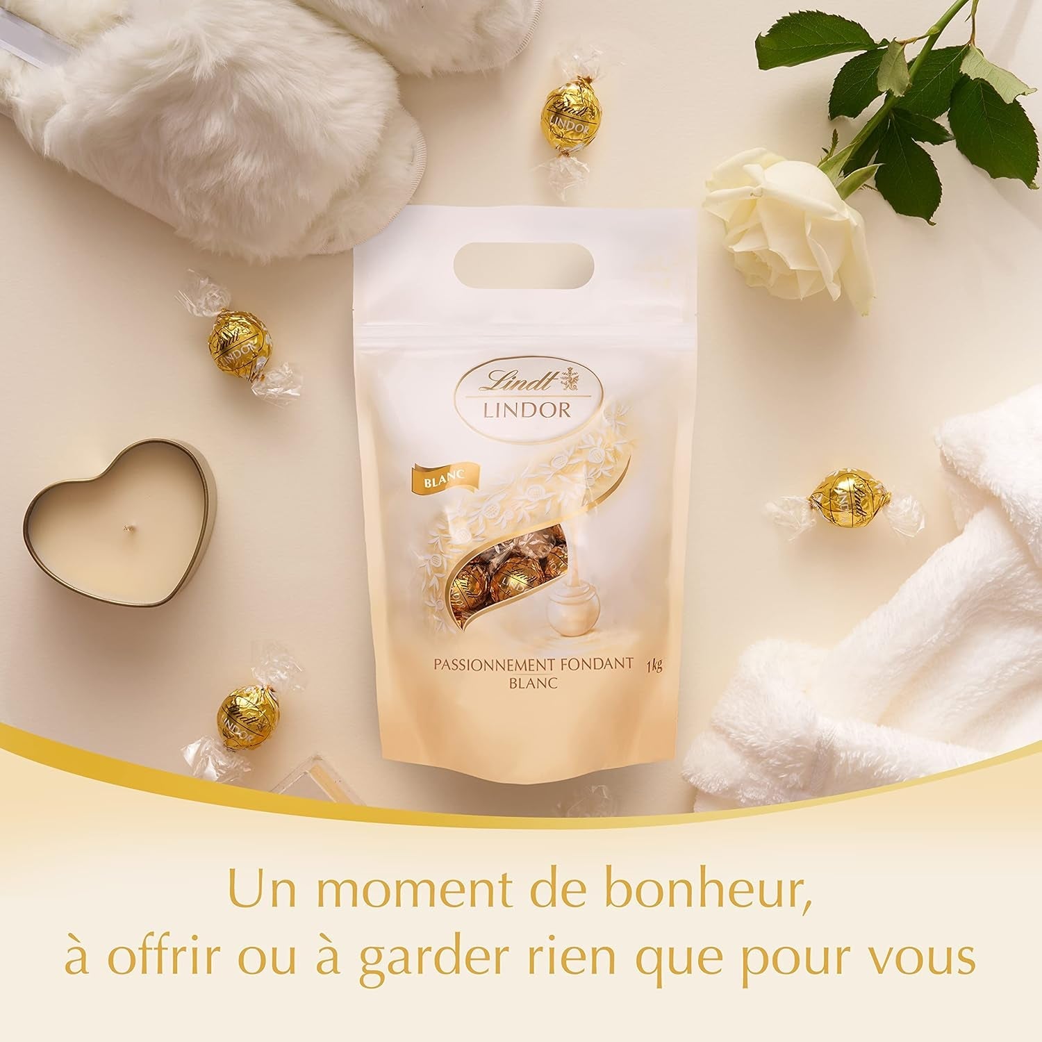 Palline di cioccolato bianco LINDOR, 1 kg e LINDOR | Busta richiudibile da 1 kg | ca. 80 palline di cioccolato al latte con ripieno di menta | Confezione sfusa, regalo pralinato, regalo cioccolato
