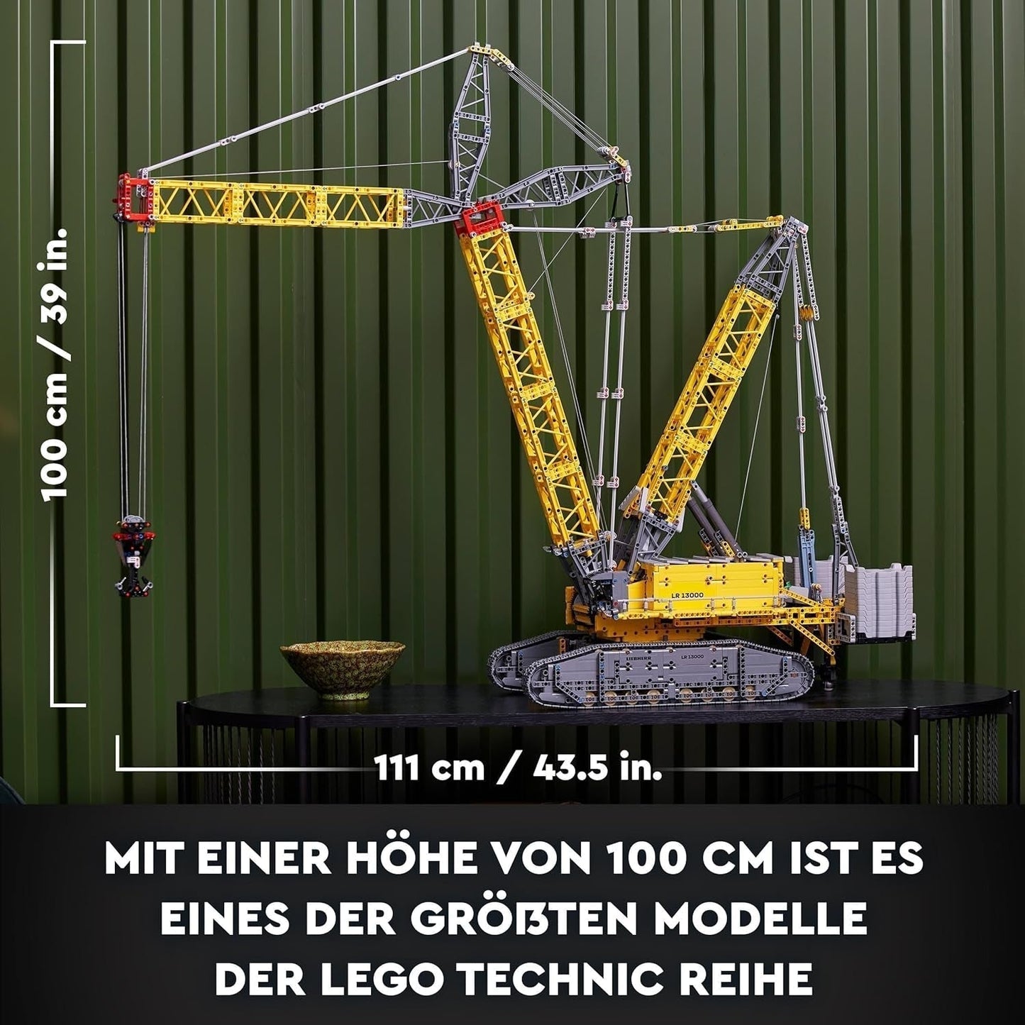 LEGO Technic Liebherr LR 13000 Set gru cingolata, costruisci il miglior modello di veicolo da costruzione telecomandato con app Control+, gru con sistema di verricello e braccio di sollevamento, kit modello grande per adulti 42146 Besuche Den LEGO-Store