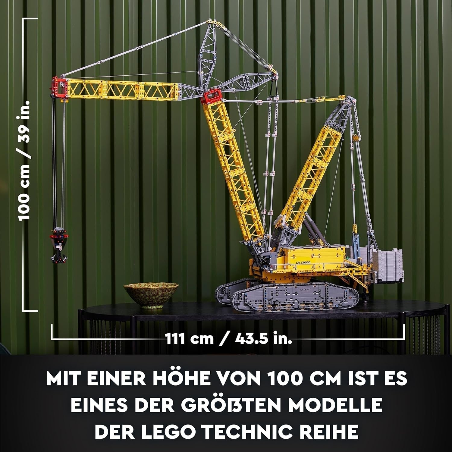 LEGO Technic Liebherr LR 13000 Set gru cingolata, costruisci il miglior modello di veicolo da costruzione telecomandato con app Control+, gru con sistema di verricello e braccio di sollevamento, kit modello grande per adulti 42146 Besuche Den LEGO-Store