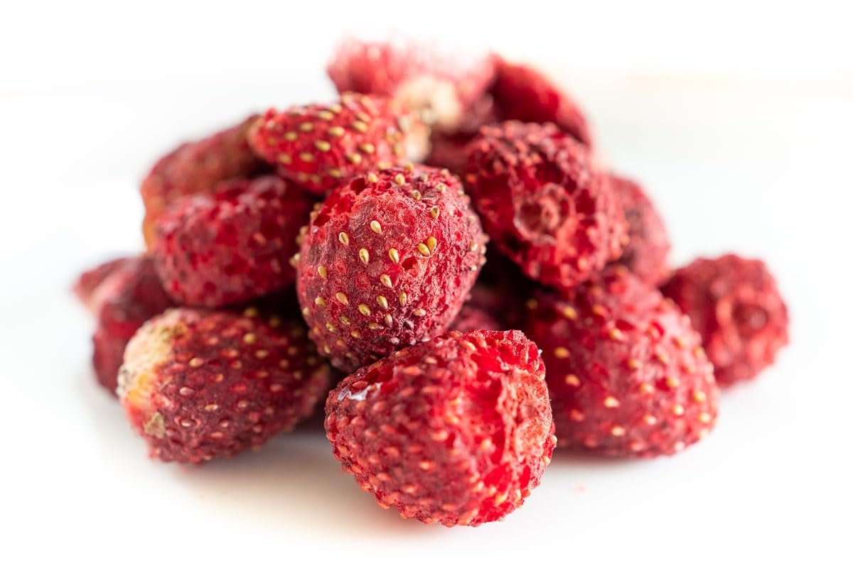 biolla food fragole secche intere, 0,5 kg, 100% naturali. Spuntini salutari per i bambini. Ideale per frullati, muesli d'avena, tè e porridge. Lunga durata. VEGAN, SENZA GLUTINE, CRUDI Naty Shop Prodotti disidratati