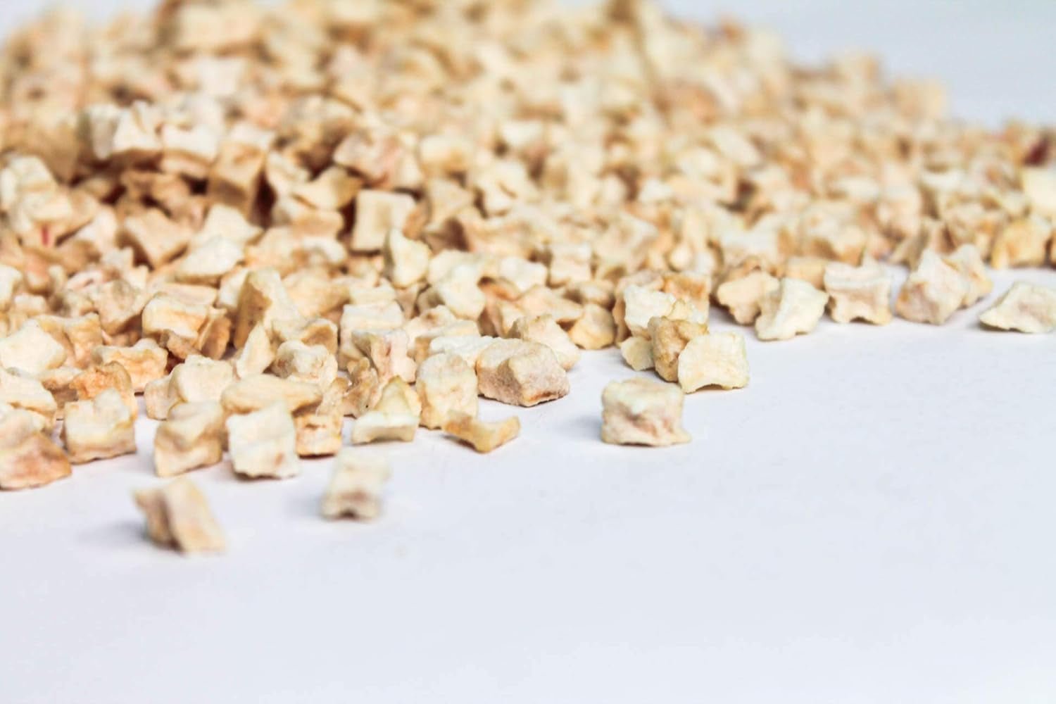 Pezzi di mela liofilizzata 100g - Frutta liofilizzata - Frutta secca liofilizzata - Mele essiccate - Perfetta per cuocere al forno, decorare torte, snack, muesli e dessert Prodotti disidratati Naty Shop