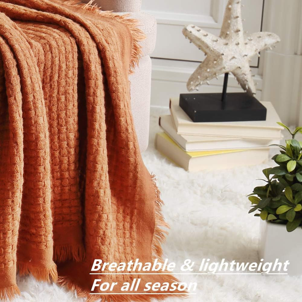 CREVENT Coperta lavorata a maglia color ruggine per divano, poltrona, letto, decorazioni per la casa, morbida, calda, accogliente, leggera, primavera estate autunno (127,8 x 152,4 cm caramello/marrone/arancio bruciato) CREVENT Letti e coperte