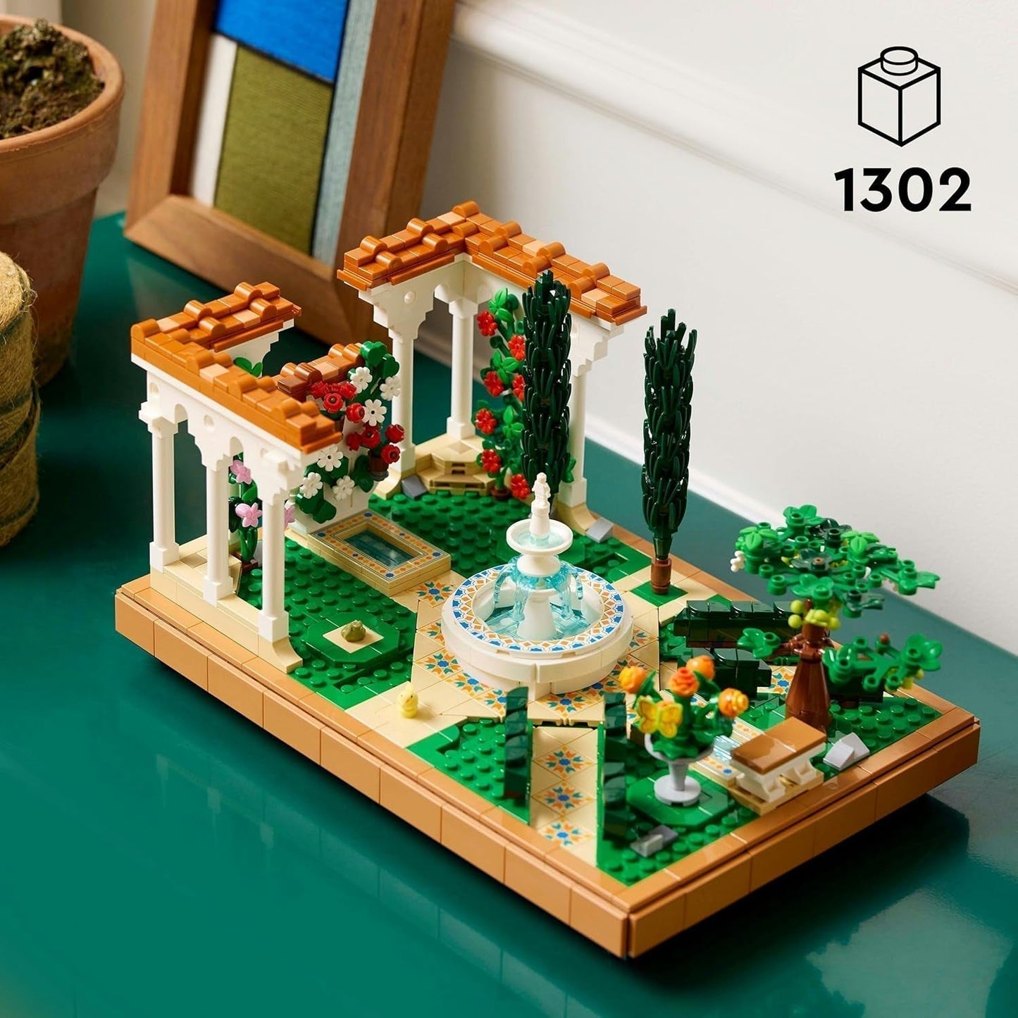 LEGO Icons Fountain Garden - Set da costruzione in miniatura per adulti con foglie, cipressi, alberi, viti, fiori - Idea regalo di compleanno creativa, regalo di inaugurazione della casa per donne, uomini - 10359 Set da costruzione Beuche den LEGO-Store