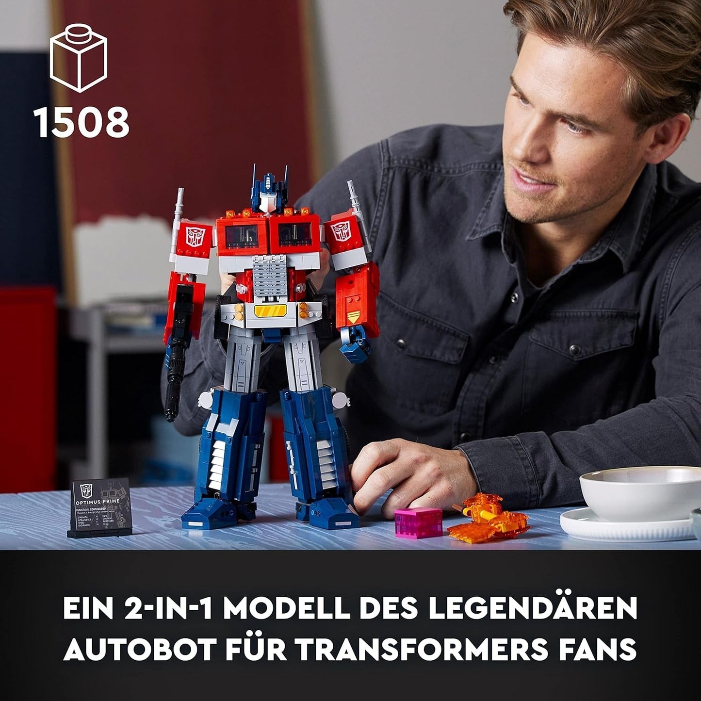LEGO 10302 Icons Optimus Prime Set, Robot 2 in 1 e modello di camion, kit modello giocattolo Transformers per adulti, regalo di compleanno o Natale per uomini, donne, lei e lui Set da costruzione Besuche den LEGO-Store