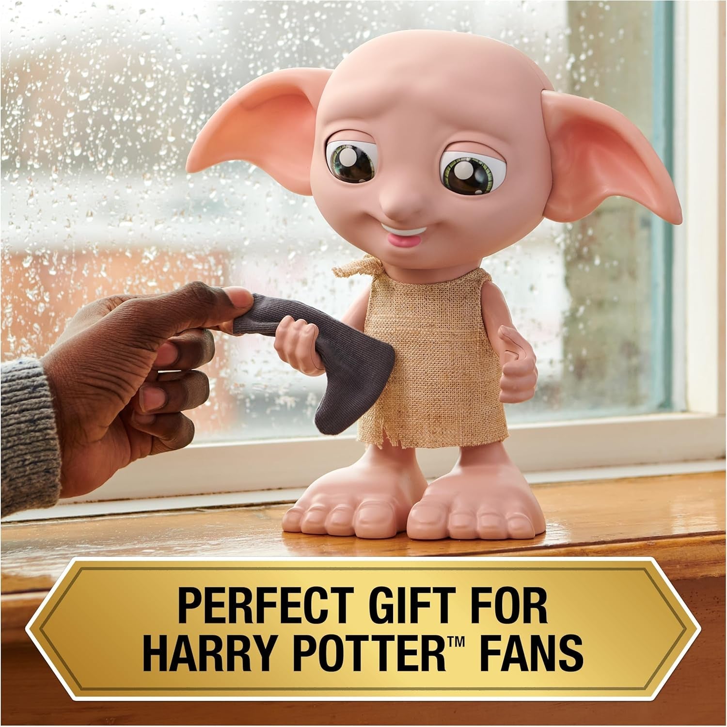 Spin Master 6067280 Wizarding World Harry Potter Magica bambola interattiva Dobby Elfo calzino, oltre 30 suoni e frasi, 21,6 cm, giocattolo per bambini, nero