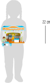 Small Foot 10852 Casetta da gioco Ristorante In legno, Con 2 bambole, accessori e tetto rimovibile, A partire da 3 anni Naty Shop Case delle bambole